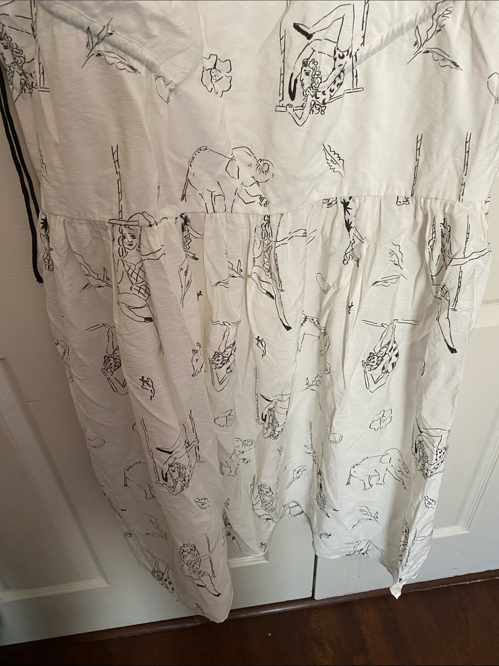 Bimba Y Lola LIMITED edition Dress with Animal Sketch Print Size M/ L - Picture 3 of 9